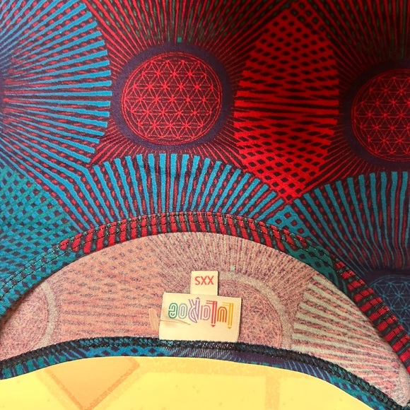 LuLaRoe Irma Tunic Top Blouse Spiral Pattern Blue Red XXS NWT - Picture 4 of 4